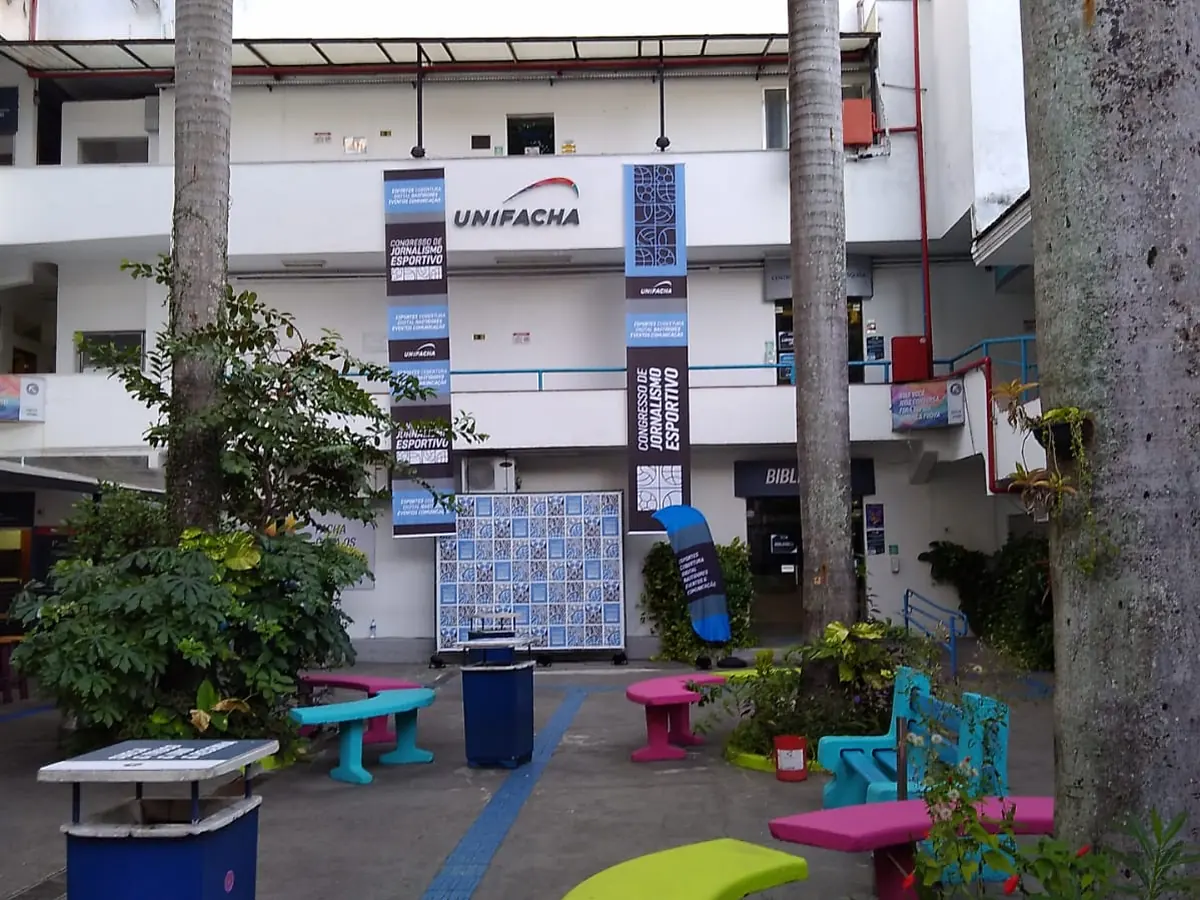 P�tio da UNIFACHA, em Botafogo